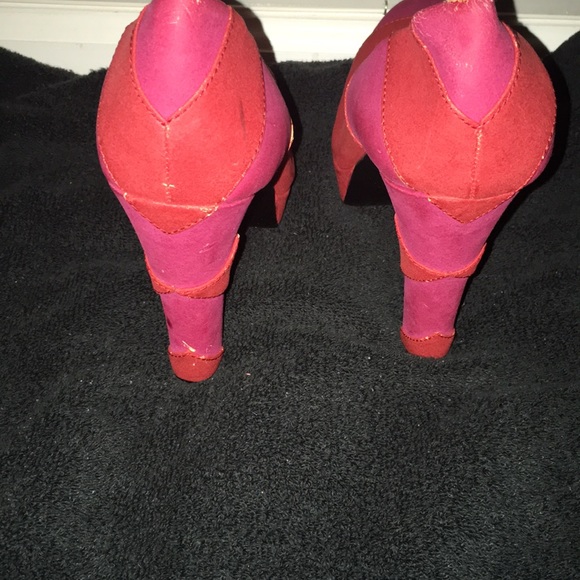 Shoes - Picture 4 of 4